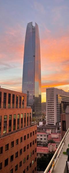 Apartament Condo Amueblado, El Golf, Las Condes Santiago con vista al Costanera Center